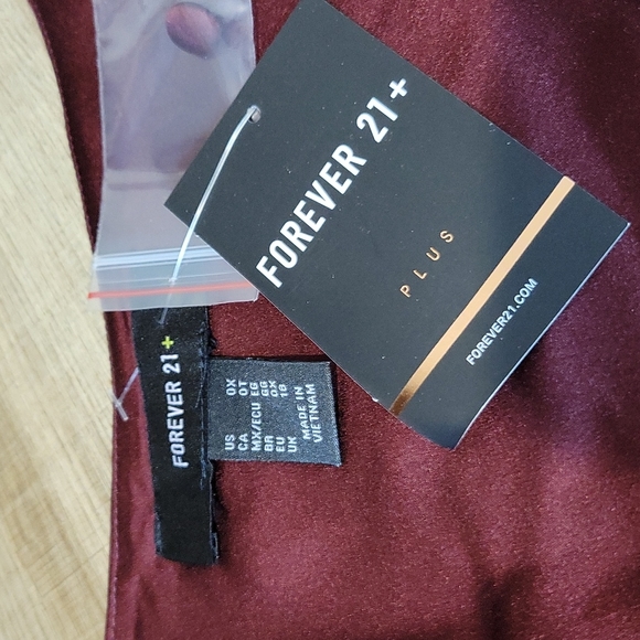 NWT Forever 21+ :  Wine Colored Button Up Blouse   0X - Picture 5 of 6